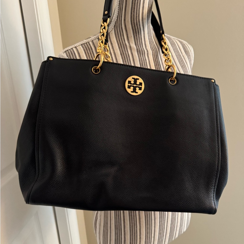 Tory Burch Black Shoulder Bag with Gold Chain